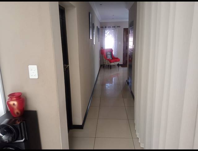 4 BEDROOM HOUSE FOR SALE IN SUNWARD PARK